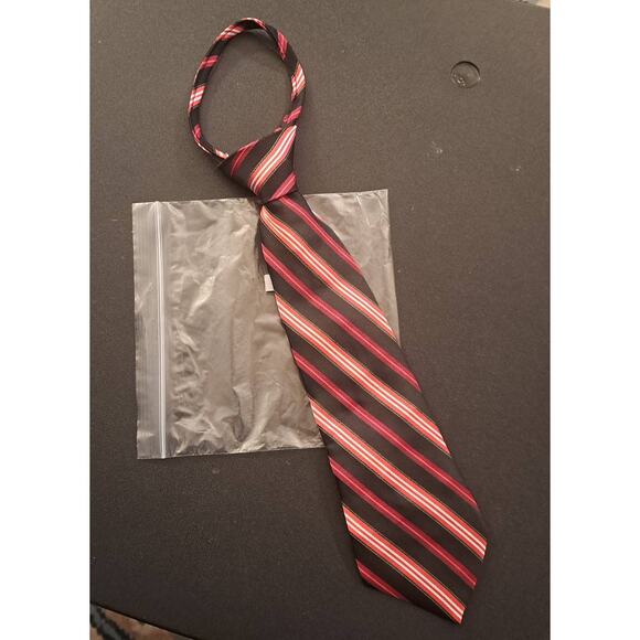 Boys 8/10 Zippered Pre-tied Neck Tie - Picture 4 of 5